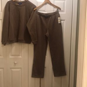 Karen scout top and pants bottom medium